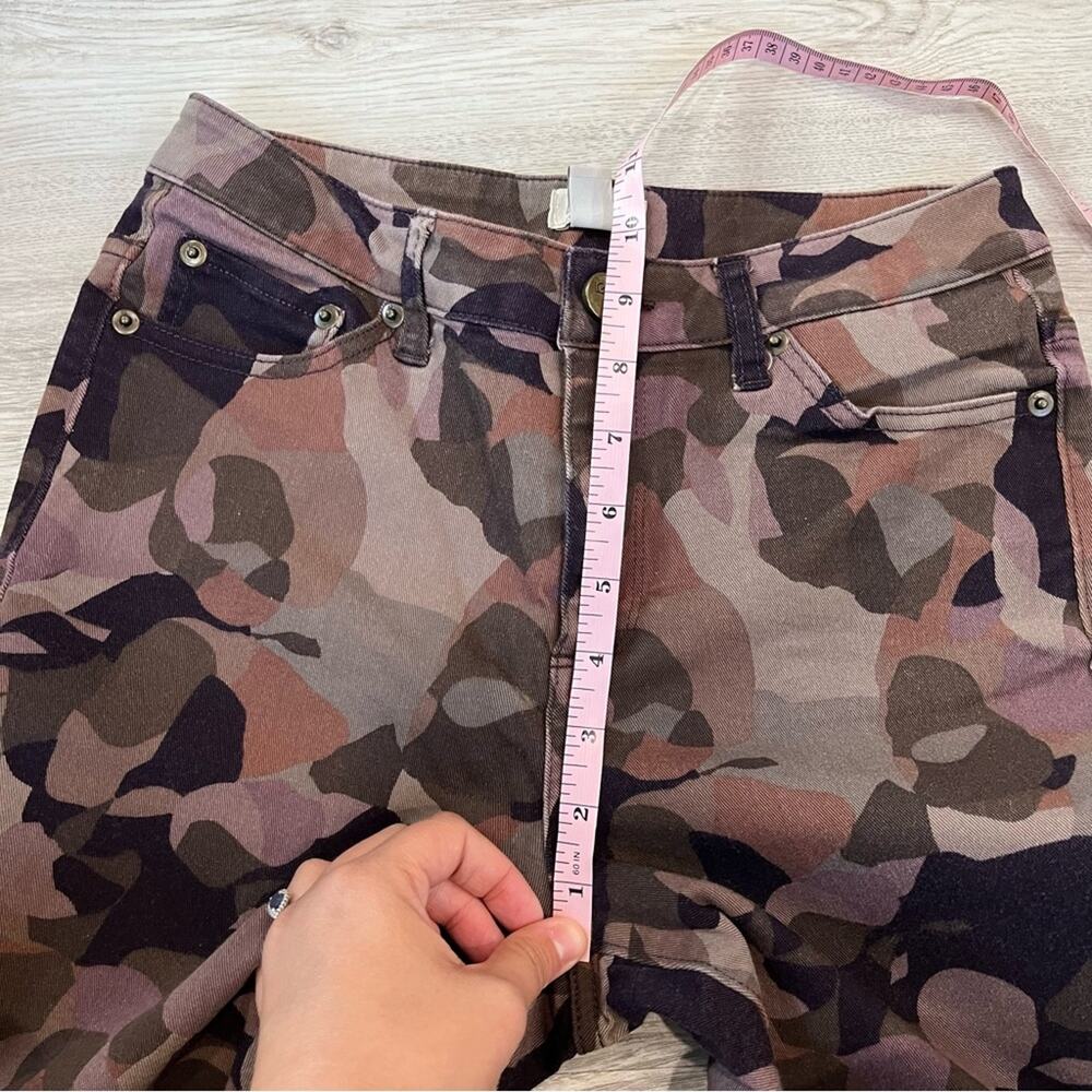 Logo By Lori Goldstein Purple Camo Mid Rise Skinny Jeans - Picture 5 of 7